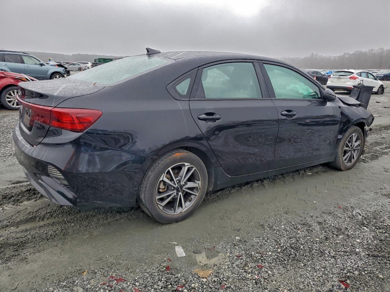 2022 Kia Forte Fe - Фото 3