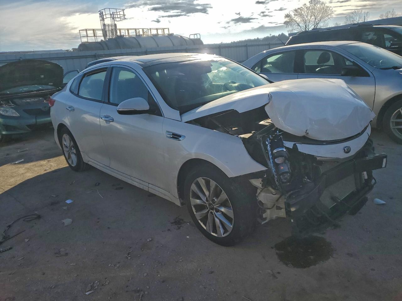 2016 Kia Optima Ex - Image 4