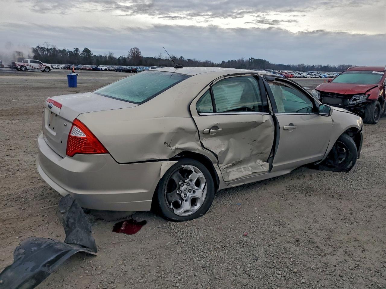 2010 Ford Fusion Se - Image 3