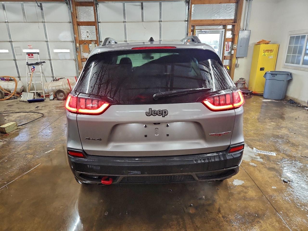 2019 Jeep Cherokee Trailhawk - Image 6