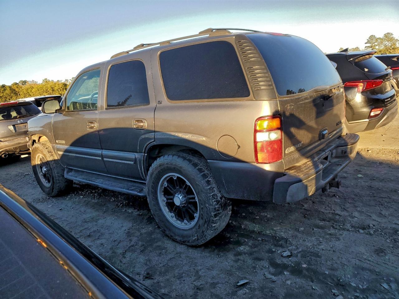 2002 Chevrolet Tahoe K1500 - Фото 2