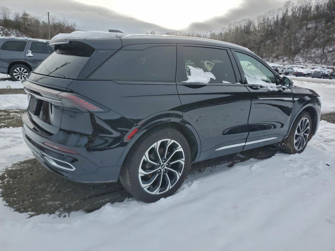 2024 Lincoln Nautilus Reserve - Фото 3