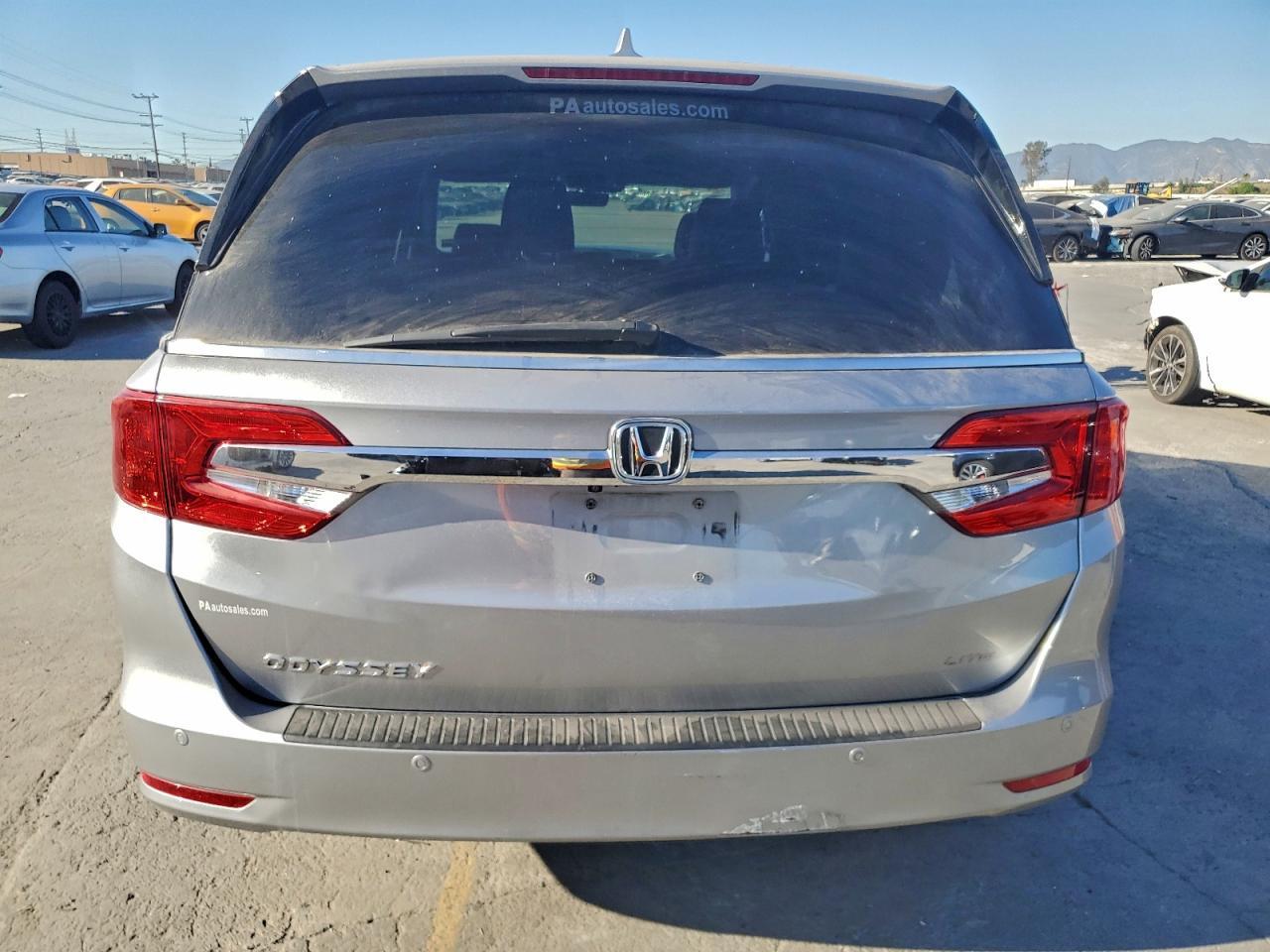 2018 Honda Odyssey Elite - Фото 6
