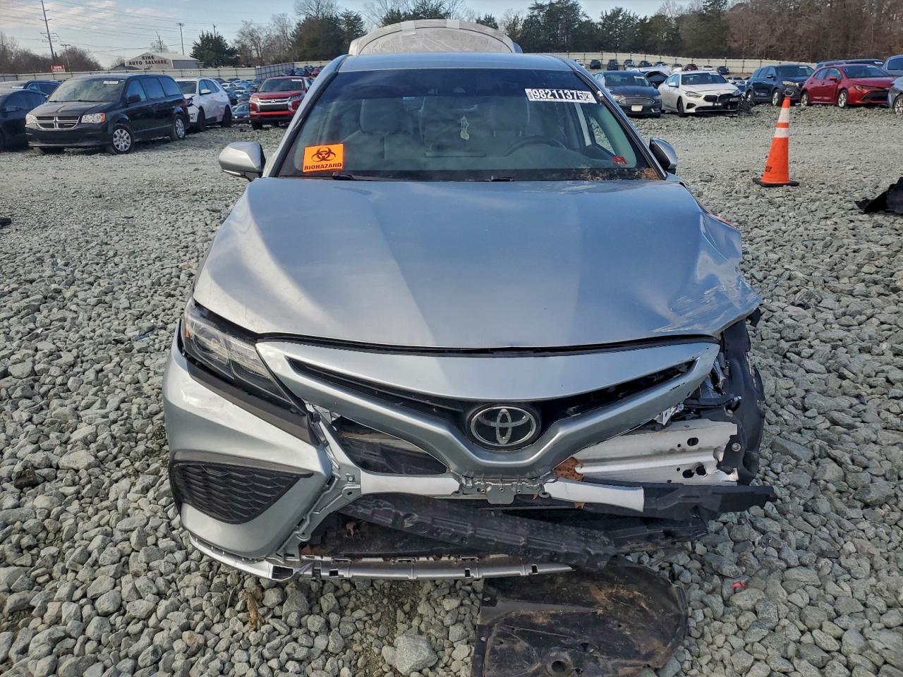 2022 Toyota Camry Se - Image 5