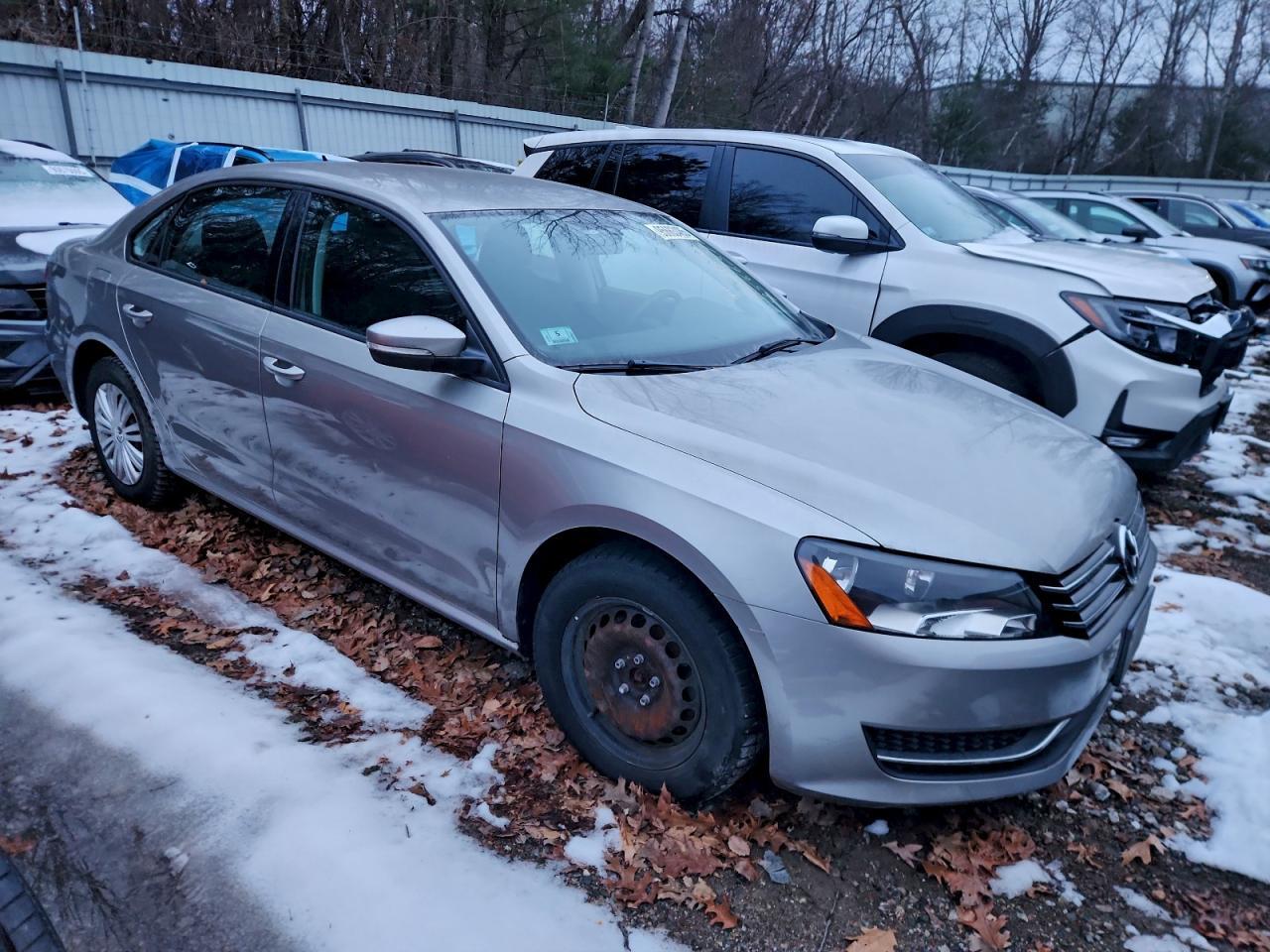 2014 Volkswagen Passat S - Фото 4