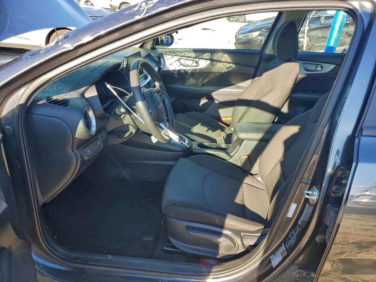 2024 Kia Forte - Image 7