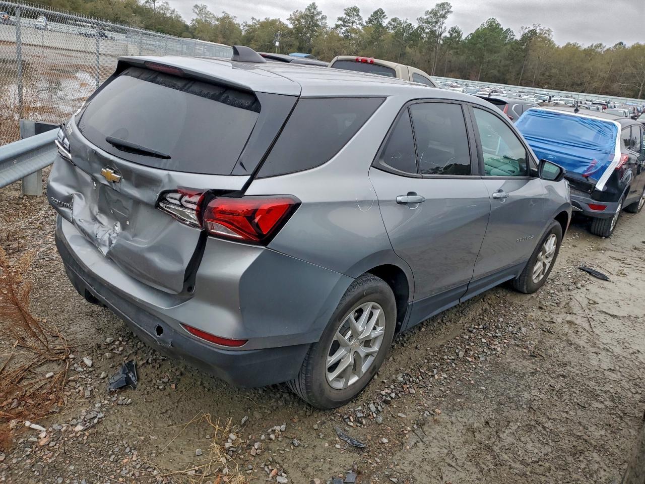 2023 Chevrolet Equinox Ls - Фото 3