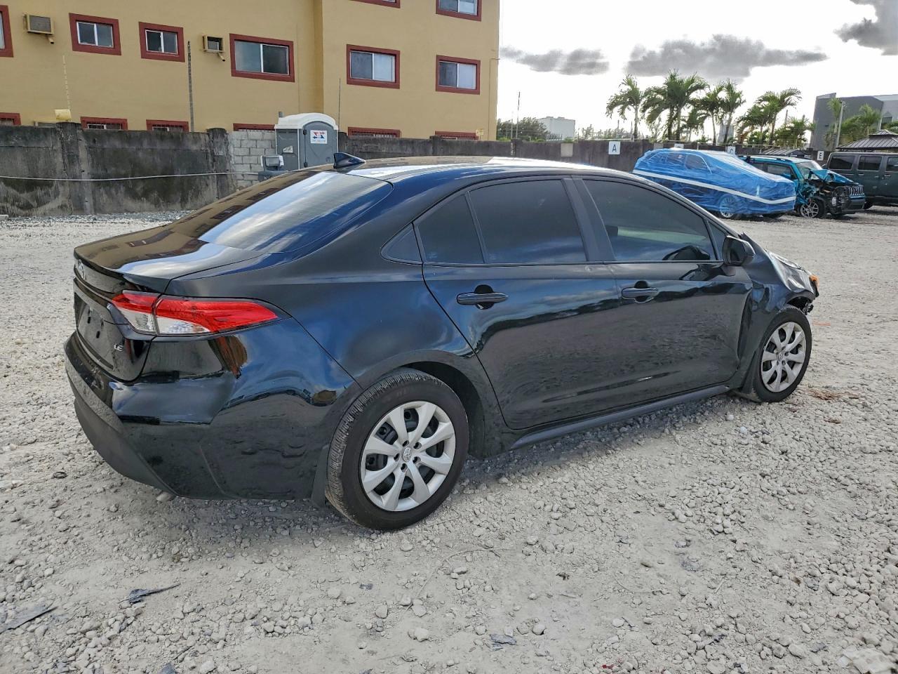 2025 Toyota Corolla Le - Фото 3