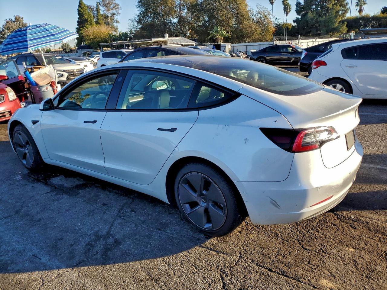 2022 Tesla Model 3 - Image 2