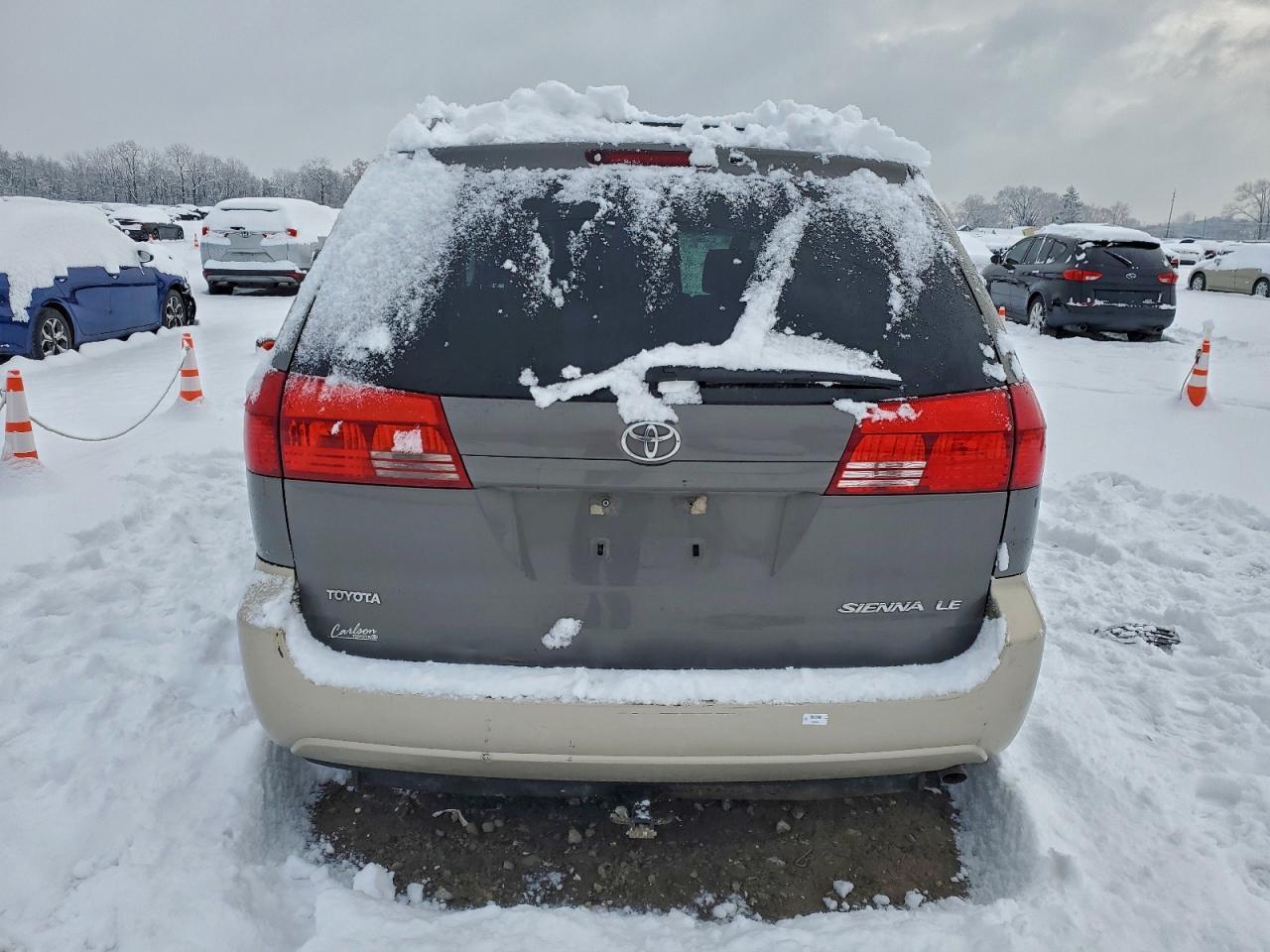2004 Toyota Sienna Ce - Фото 6