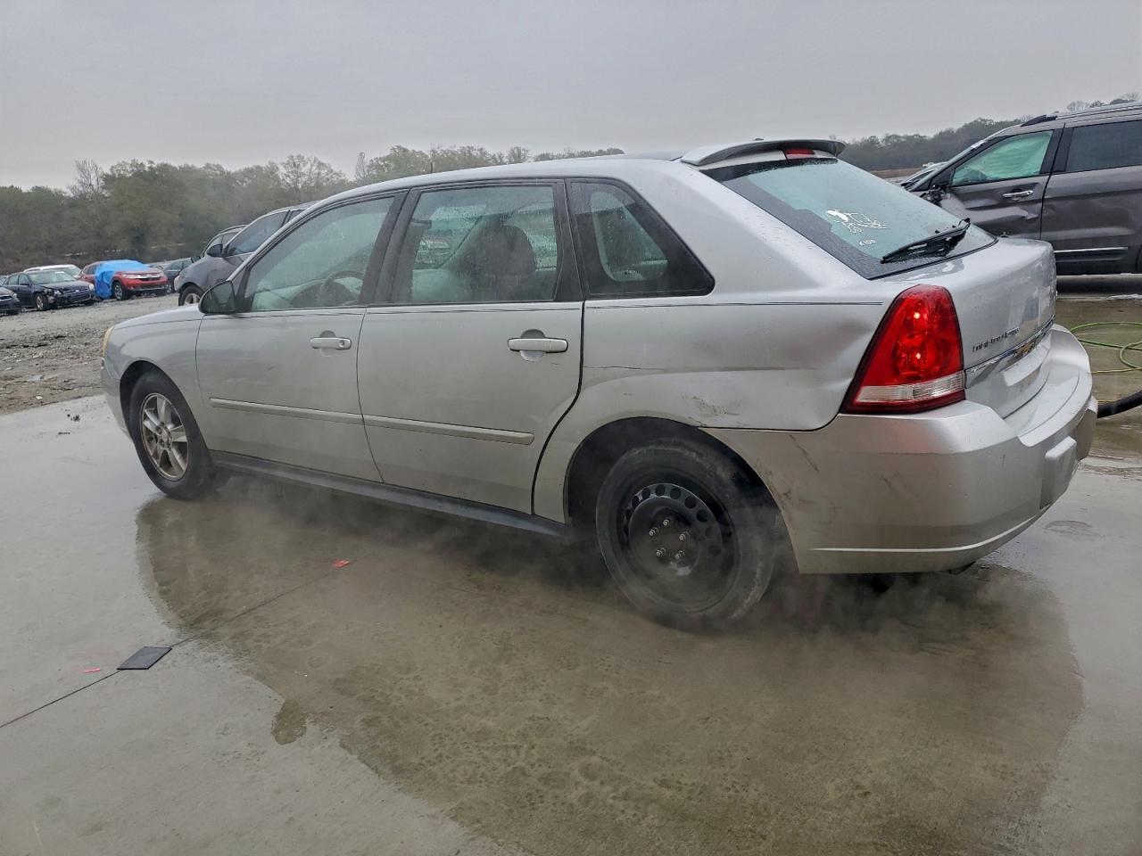 2005 Chevrolet Malibu Maxx Ls - Image 2