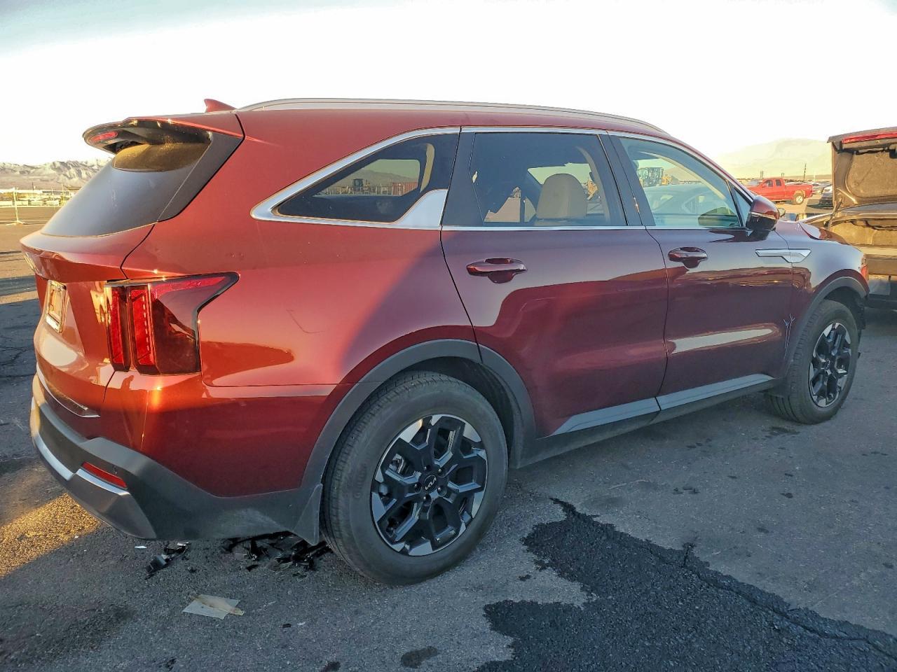 2025 Kia Sorento S - Image 3