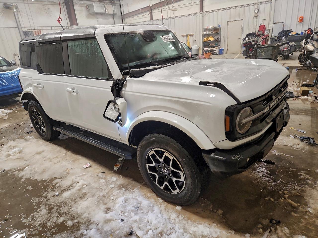 2024 Ford Bronco Outer Banks - Фото 4