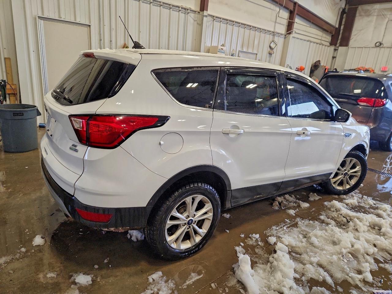 2019 Ford Escape Se - Фото 3