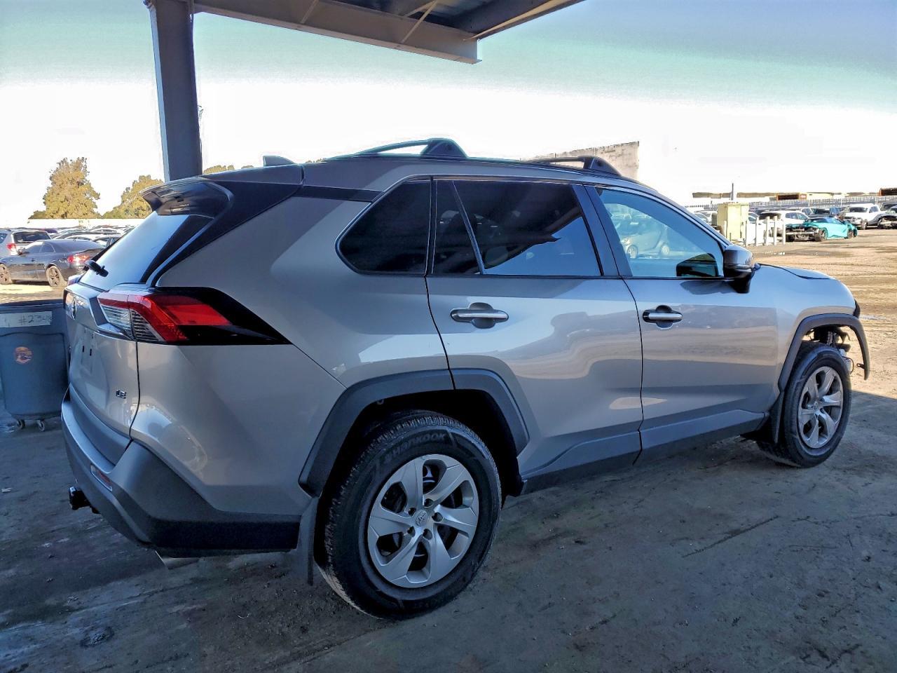 2020 Toyota Rav4 Le - Image 3