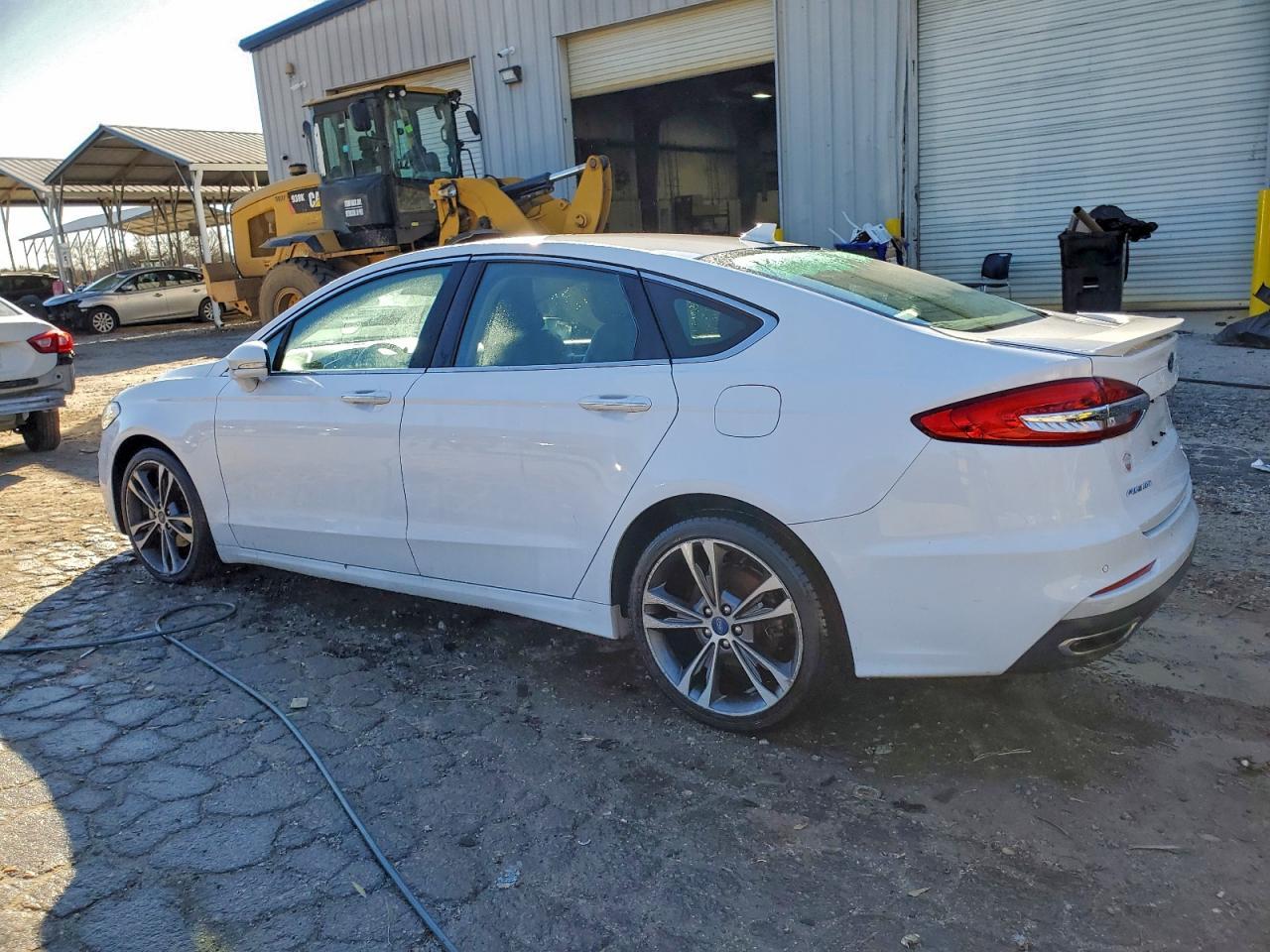 2019 Ford Fusion Titanium - Фото 2