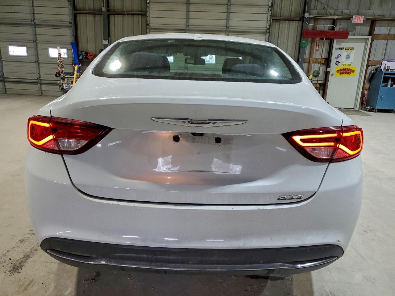 2015 Chrysler 200 Limited - Фото 6