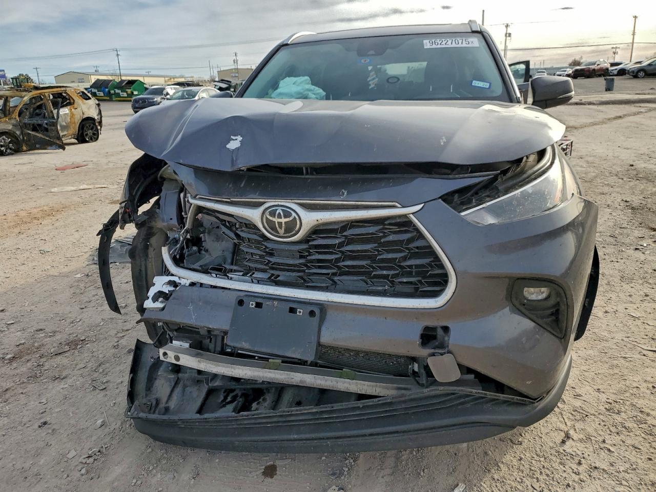 2023 Toyota Highlander L - Фото 5