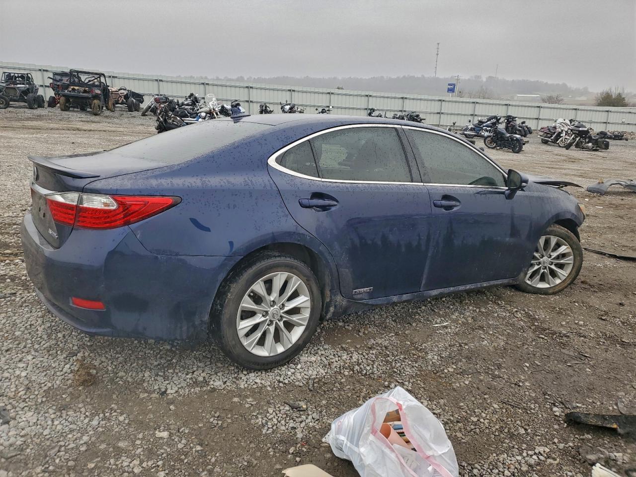 2013 Lexus Es 300H - Фото 3