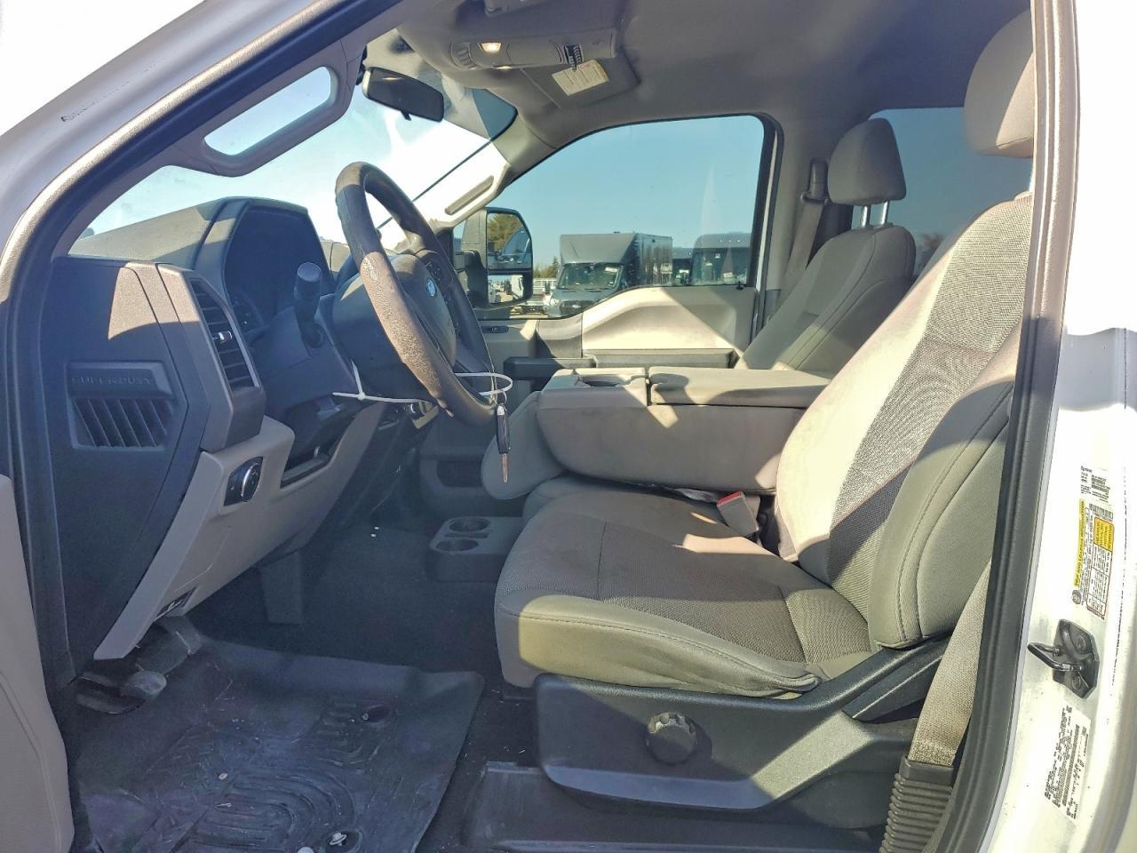 2019 Ford F350 Super Duty - Image 7