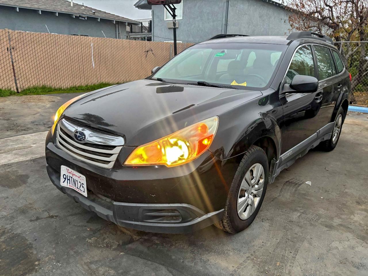2010 Subaru Outback 2.5I - Image 2