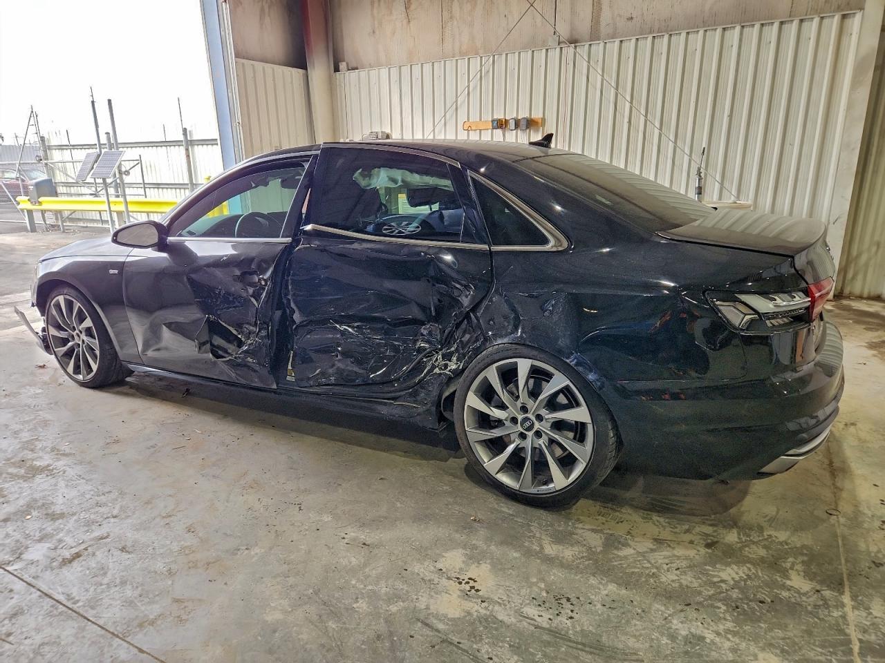 2021 Audi A4 Premium Plus 45 - Фото 2