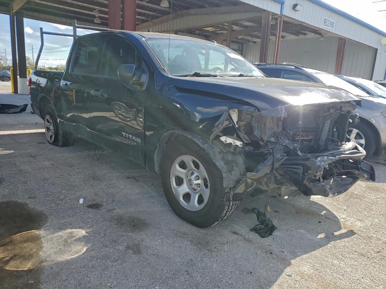 2019 Nissan Titan S - Фото 4