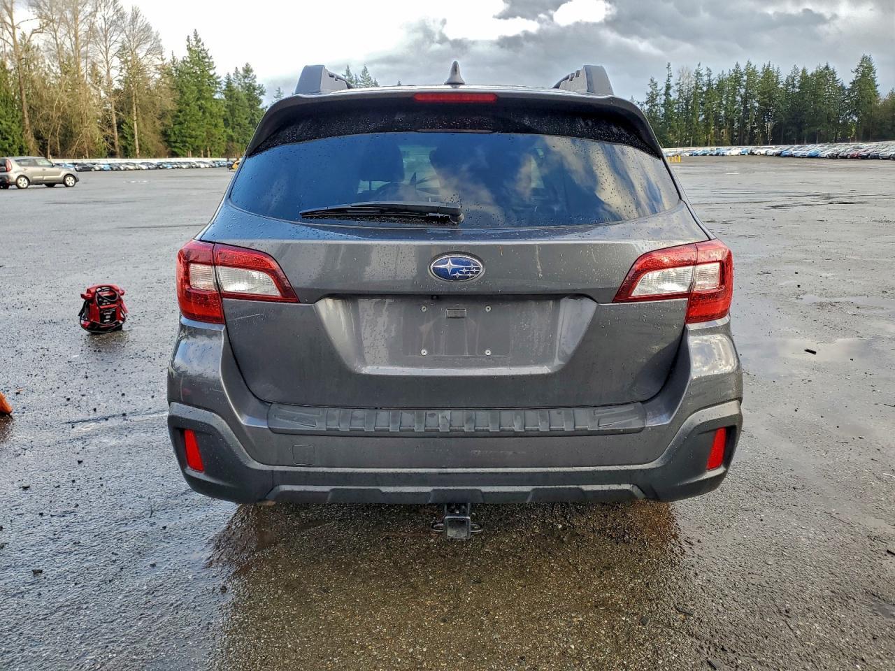 2018 Subaru Outback 2.5I Limited - Image 6