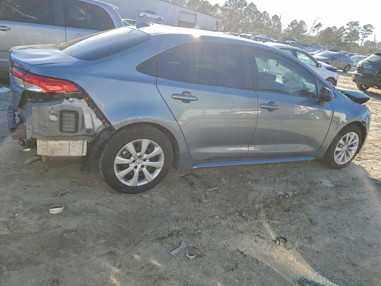 2022 Toyota Corolla Le - Image 3