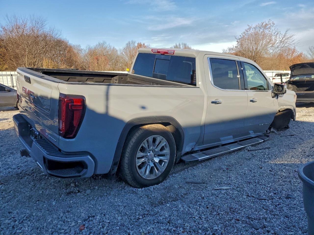 2024 GMC Sierra K1500 Denali - Image 3