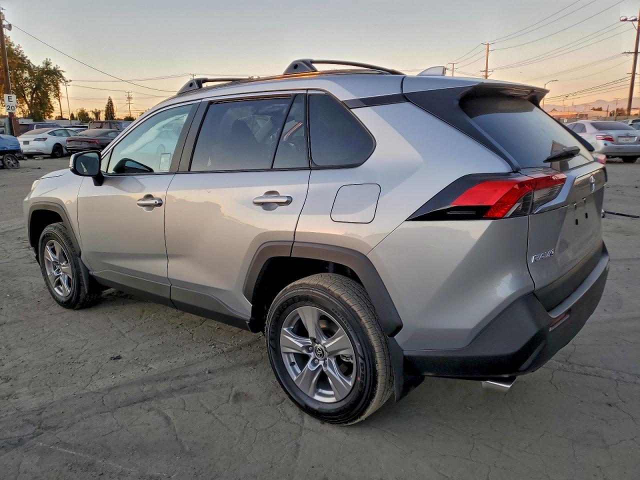 2025 Toyota Rav4 Xle - Фото 2