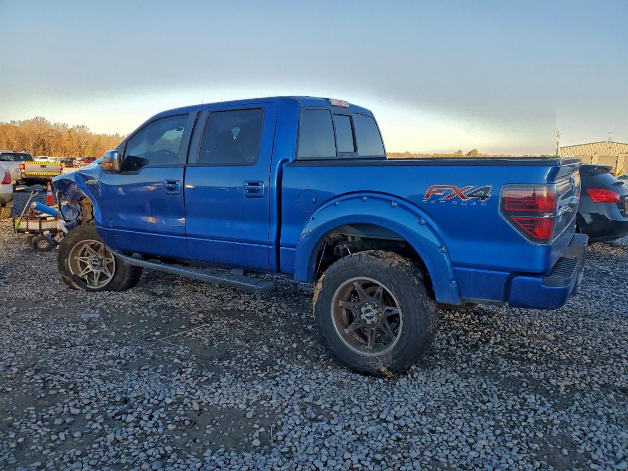 2013 Ford F150 - Фото 2