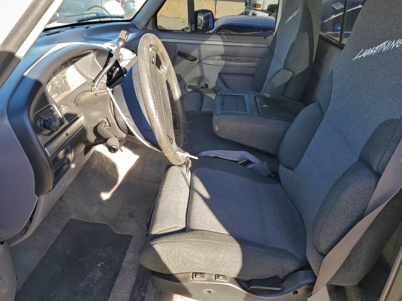 1994 Ford F150 - Image 7
