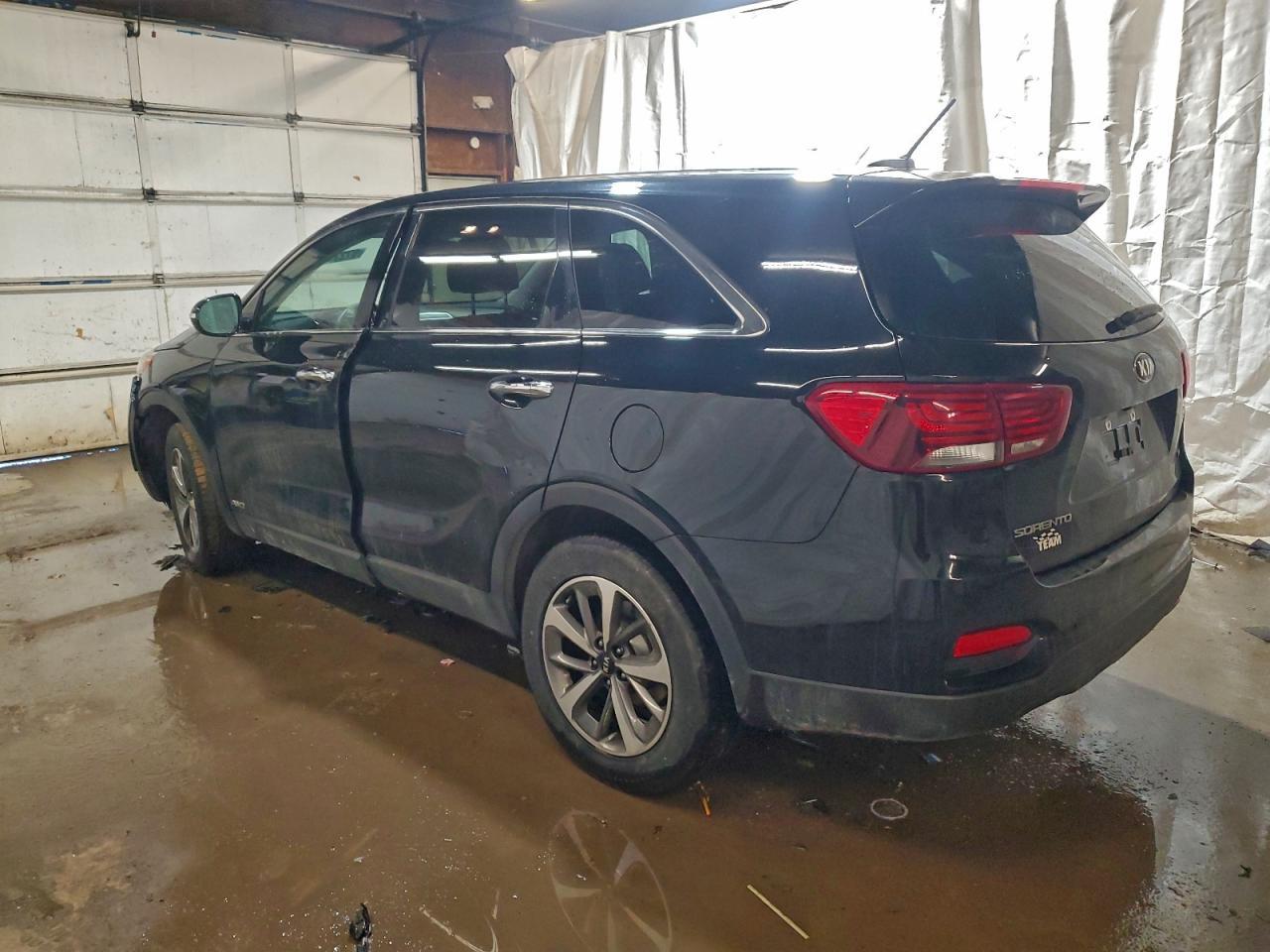 2020 Kia Sorento S - Фото 2