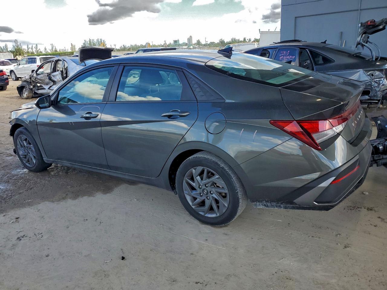 2024 Hyundai Elantra Sel - Фото 2