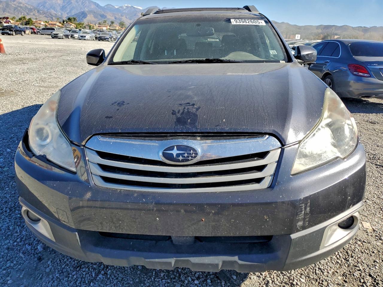 2012 Subaru Outback 3.6R Limited - Image 5