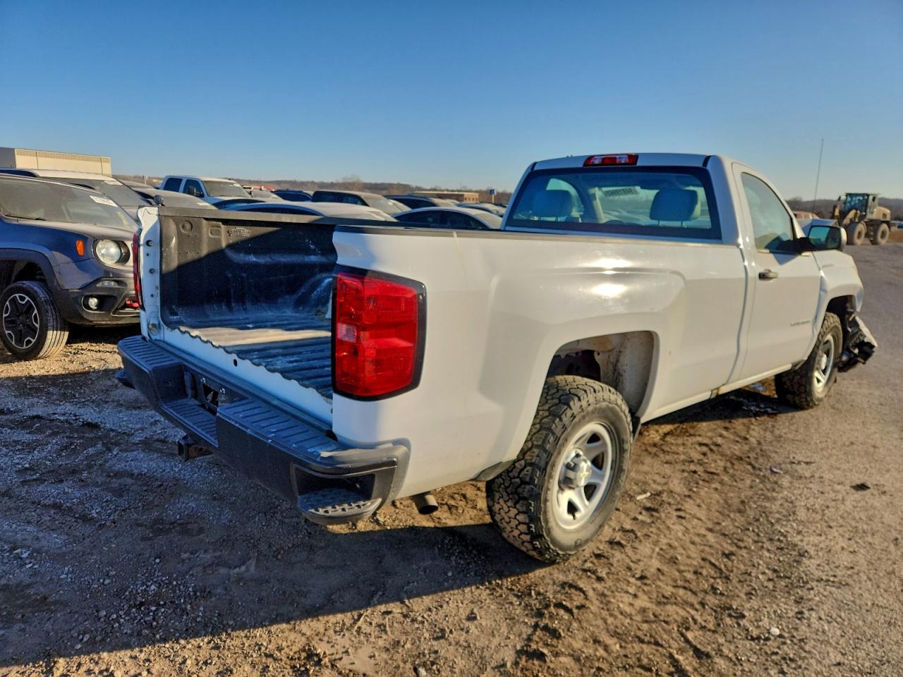 2016 Chevrolet Silverado C1500 - Фото 3
