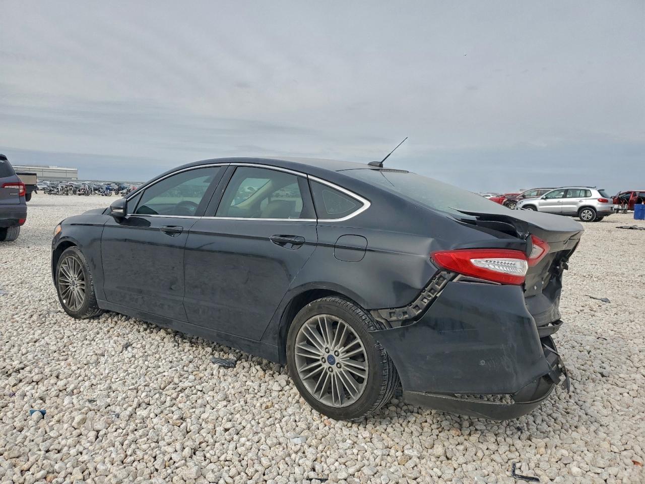 2014 Ford Fusion Se - Фото 2