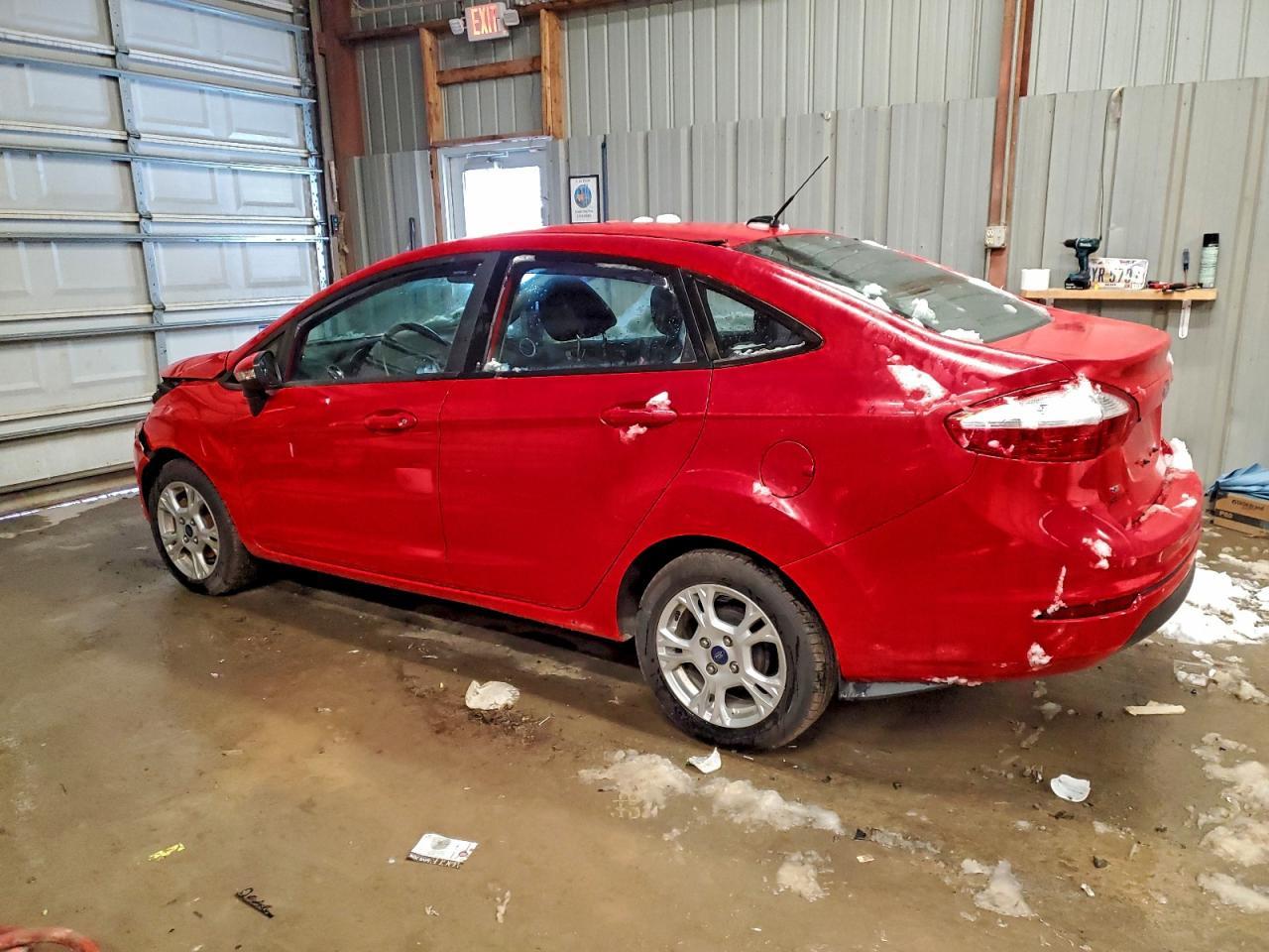 2015 Ford Fiesta Se - Фото 2