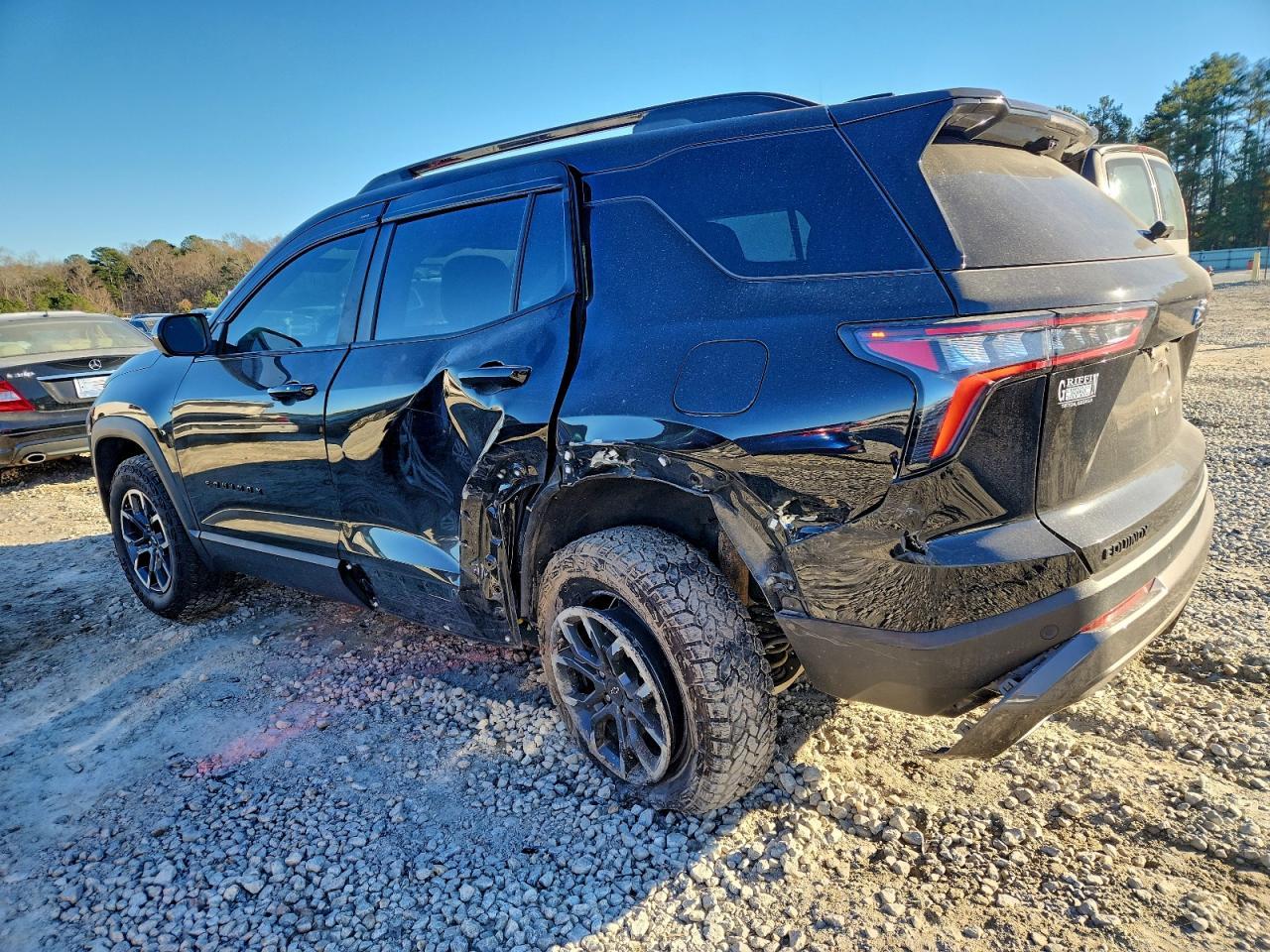 2025 Chevrolet Equinox Activ - Image 2