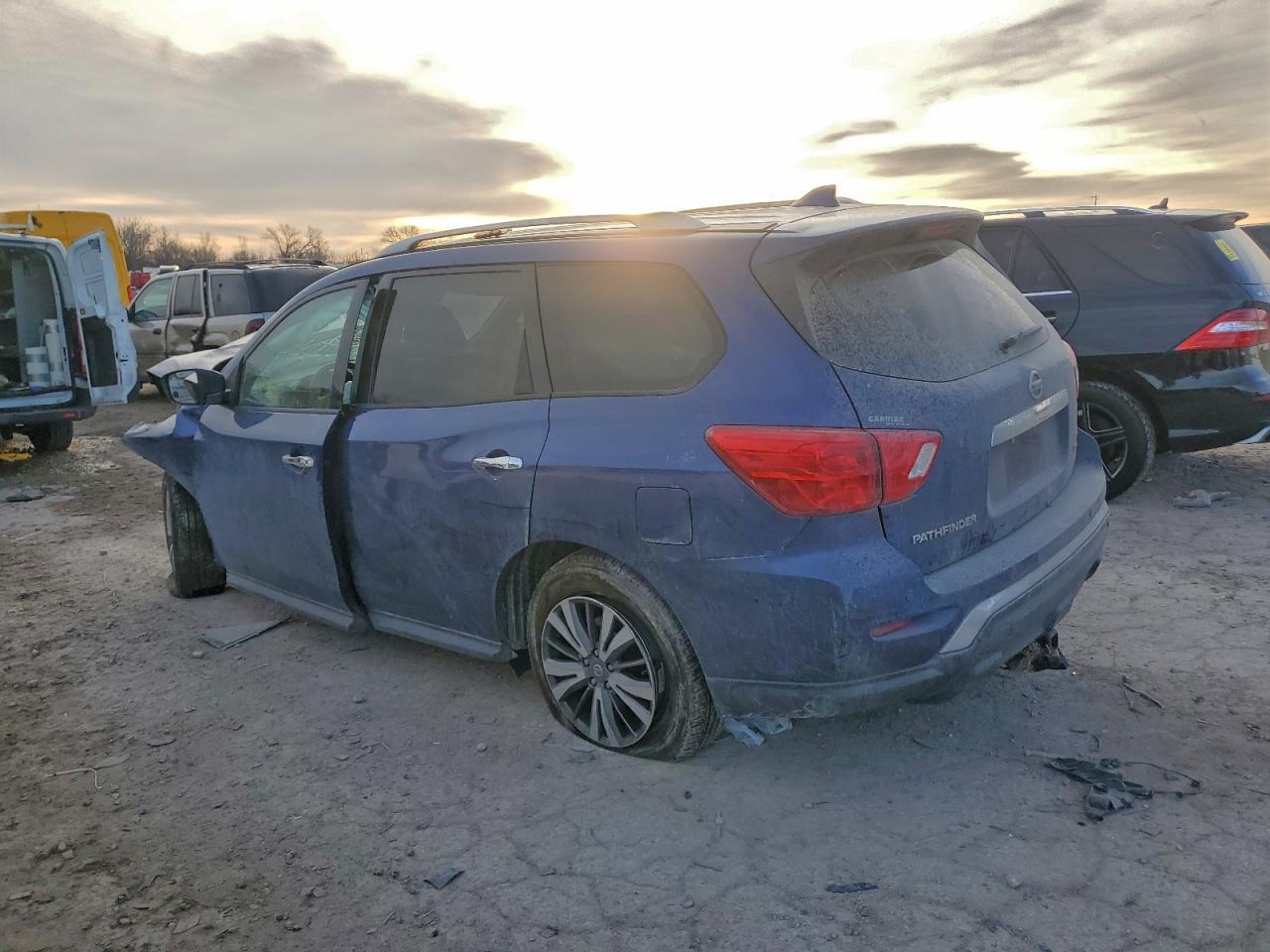 2020 Nissan Pathfinder Sv - Фото 2