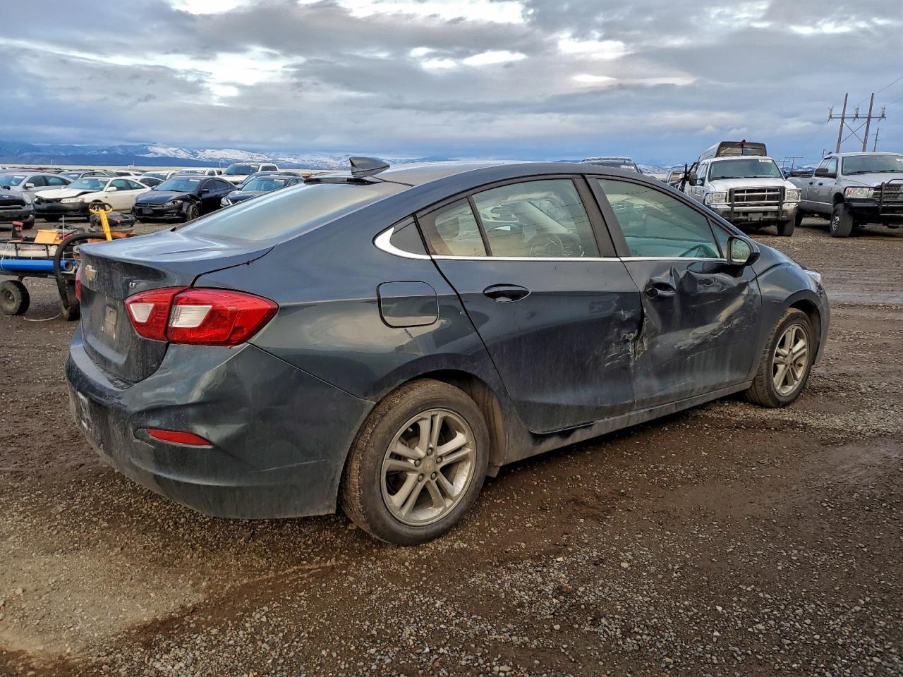 2018 Chevrolet Cruze Lt - Image 3