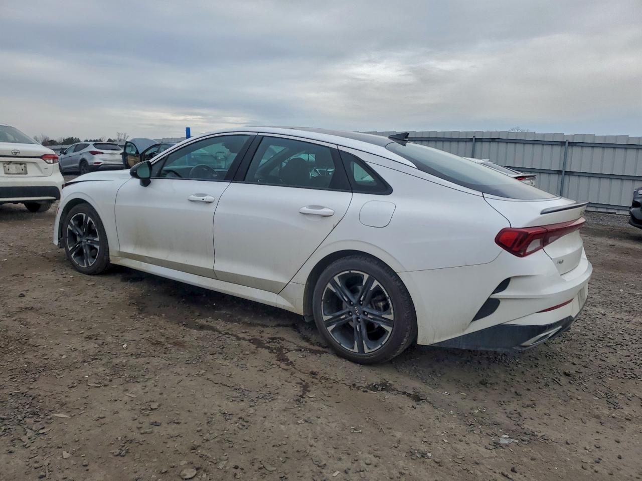2022 Kia K5 Gt Line - Фото 2