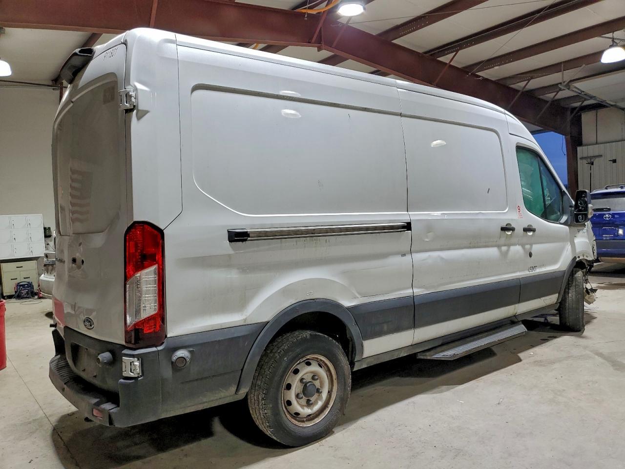 2019 Ford Transit T-150 Delivery Van - Фото 3