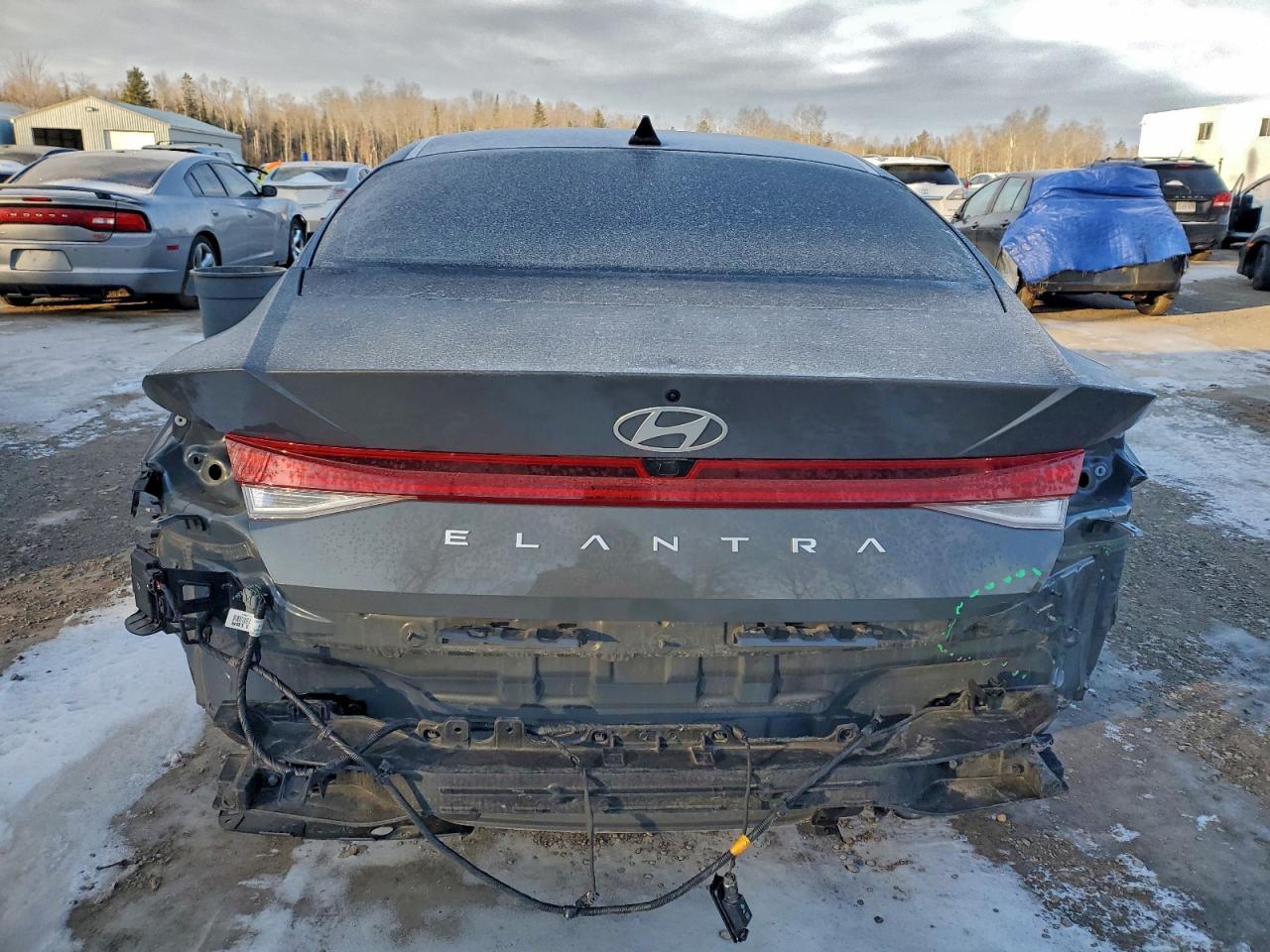 2025 Hyundai Elantra Luxury - Фото 6