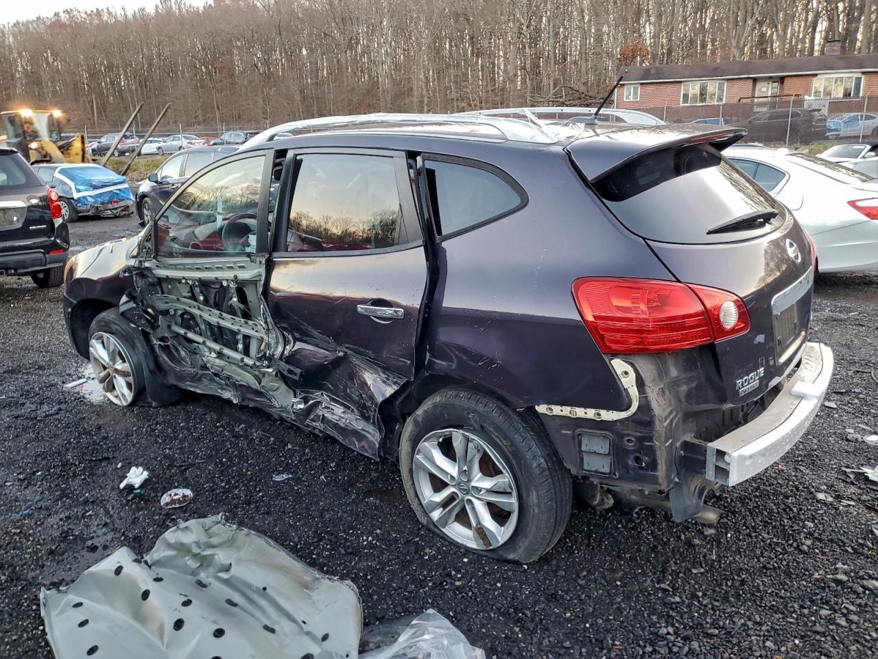 2015 Nissan Rogue Select S - Фото 2