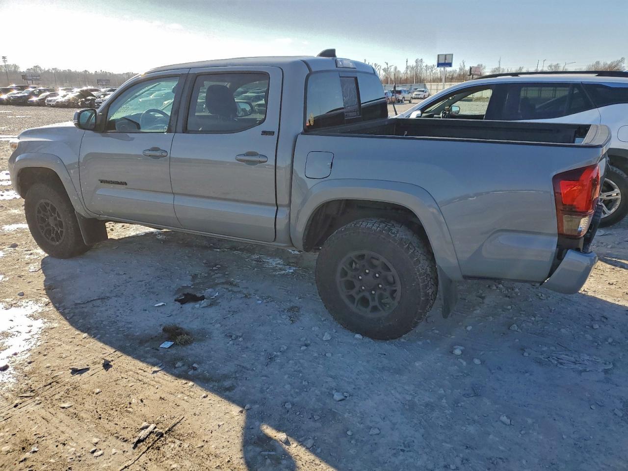 2020 Toyota Tacoma Double Cab - Фото 2
