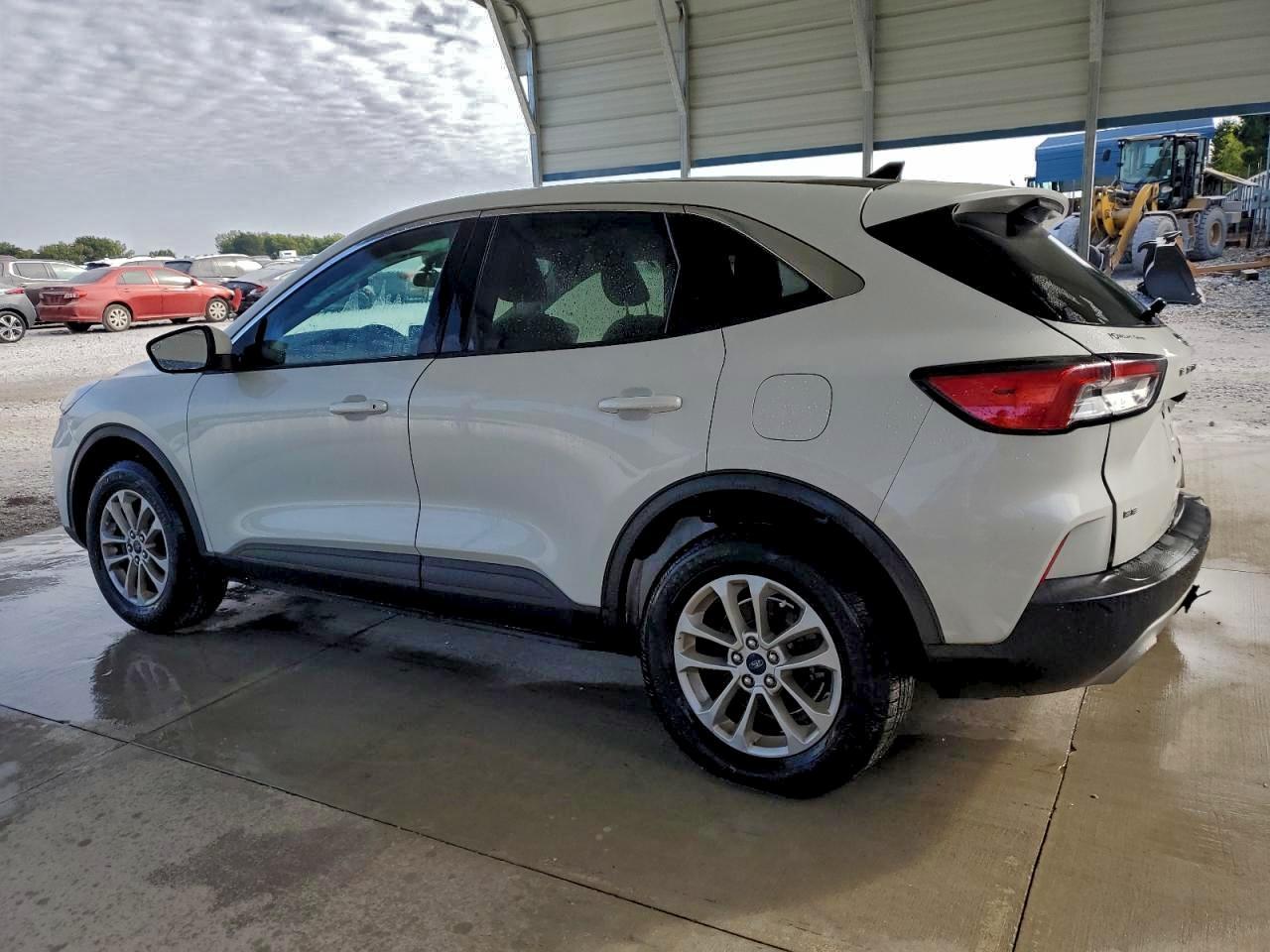2020 Ford Escape Se - Фото 2