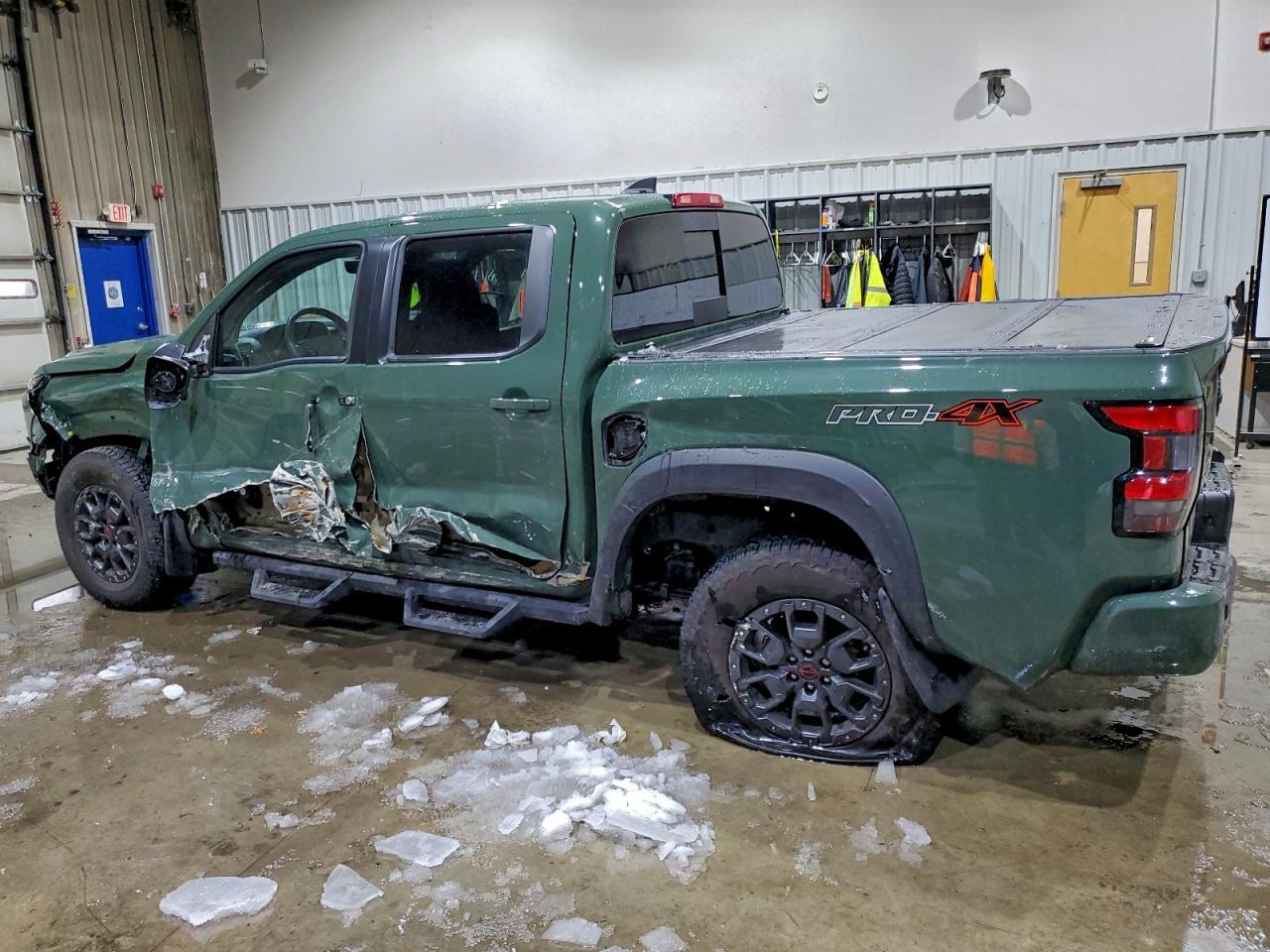 2024 Nissan Frontier S - Фото 2