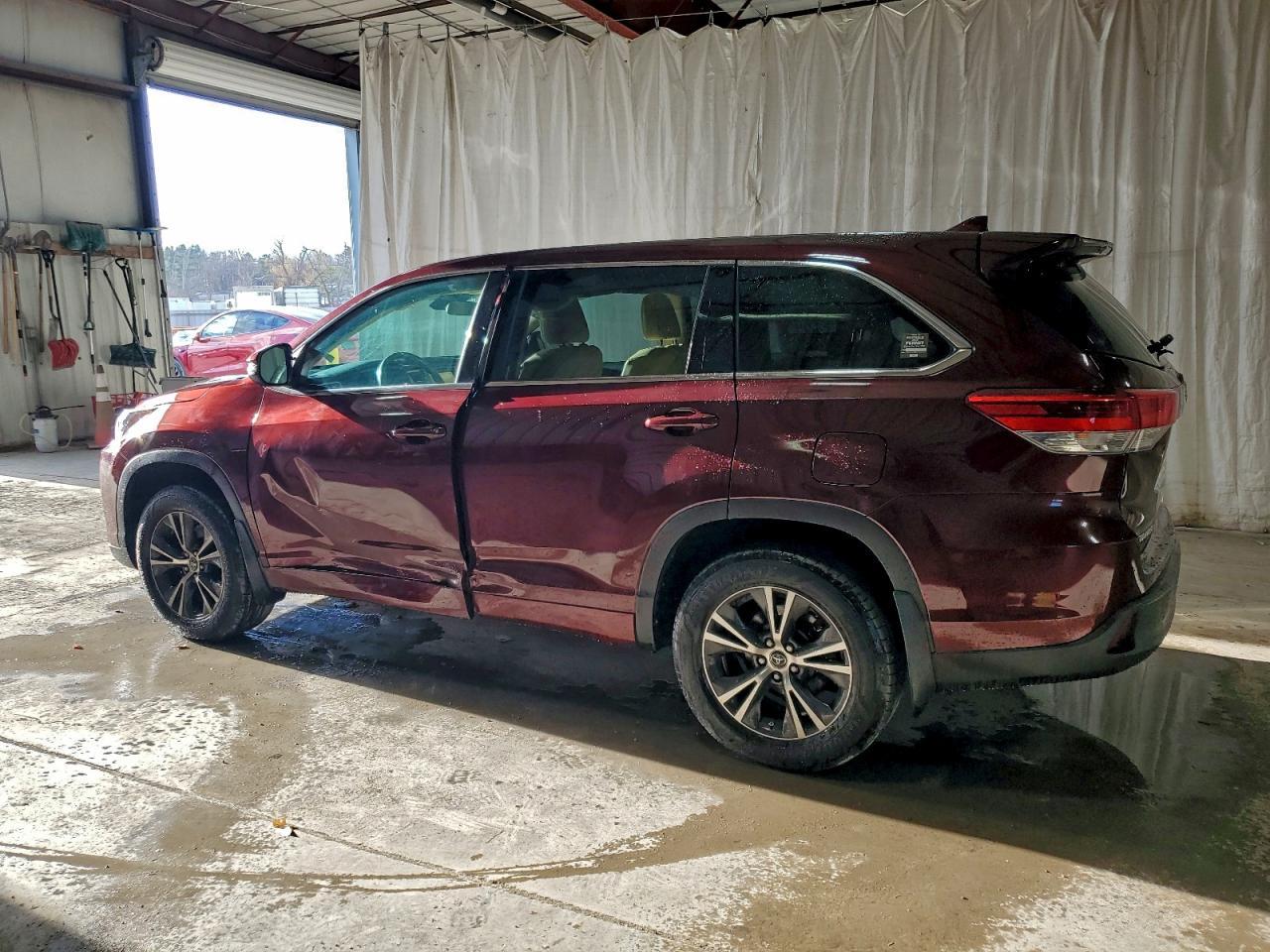 2018 Toyota Highlander Le - Фото 2